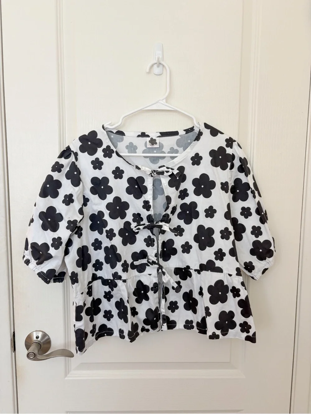 Isabella Eve Apparel Black and White Daisy Tie Front Top - Picture 1 of 4